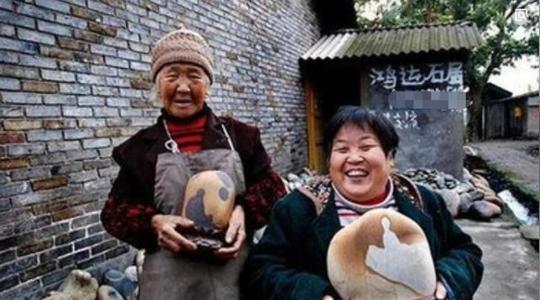 我国靠石头发家的村庄当地人不用上班赚钱，捡石头就能买车买房