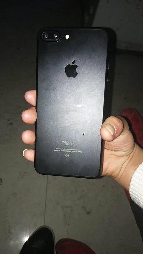 苹果7plus.258g，先付款，后发货，急需用钱。