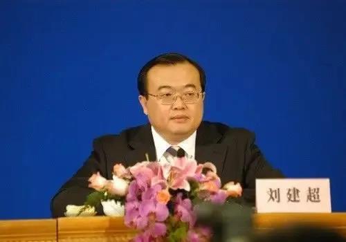 “外交天团”盘点余英:什么人能当外交部发言人