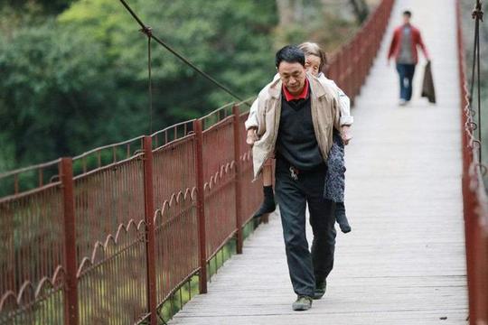 过完年以后,很多农民都不想外出打工了?在农村该如何赚钱养家?