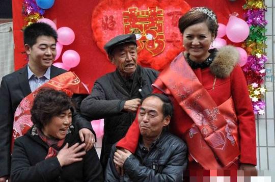 结婚买三金,小姑子借走,一个星期后她态度,不允许她在登门!