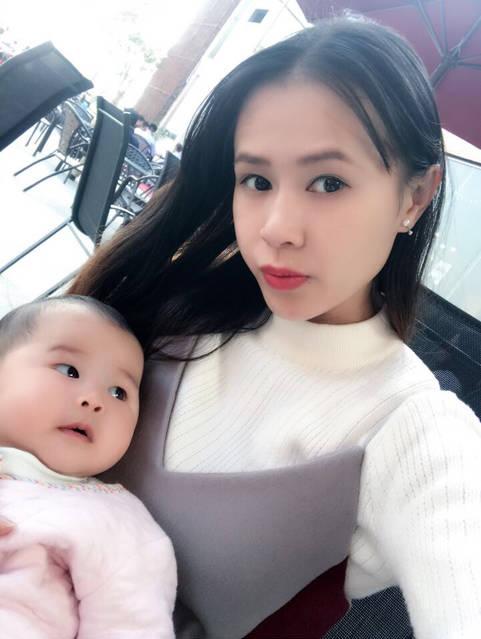 我是一名微商宝妈~_每天抱着宝宝,一边赚钱一