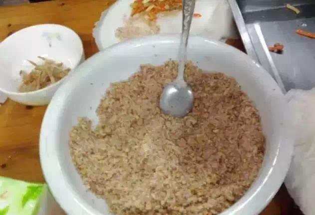 儿童使用过量牙膏或导致牙齿生斑