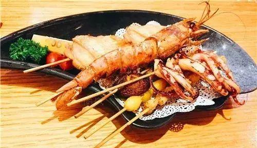 一根烤串24天狂赚100万,估值6个亿,这家烧烤店为啥这么赚钱?