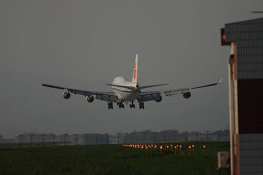 首都机场起飞或降落的飞机图片素材_首都机场起飞或的