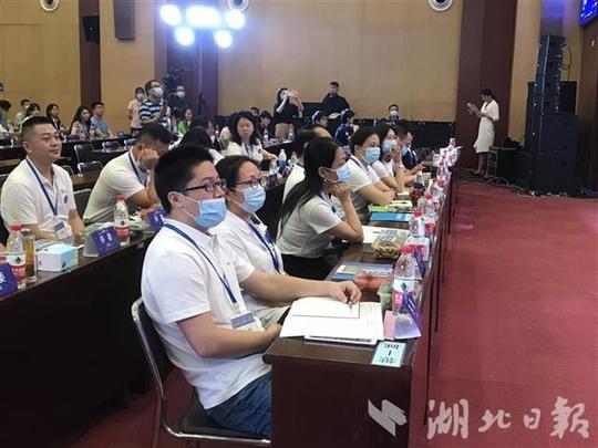 “互联网+”大学生创新创业大赛复赛上，疫情防控新商业新业态项目多