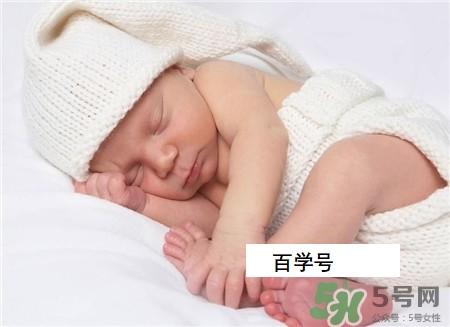 宝宝穿什么睡觉最好