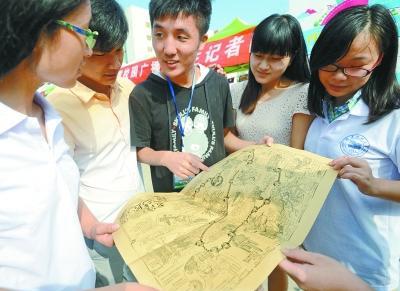 学长自掏腰包制作校园地图送给学弟学妹开学礼