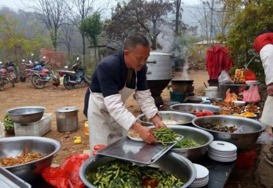 坐月子可以吃菜吗