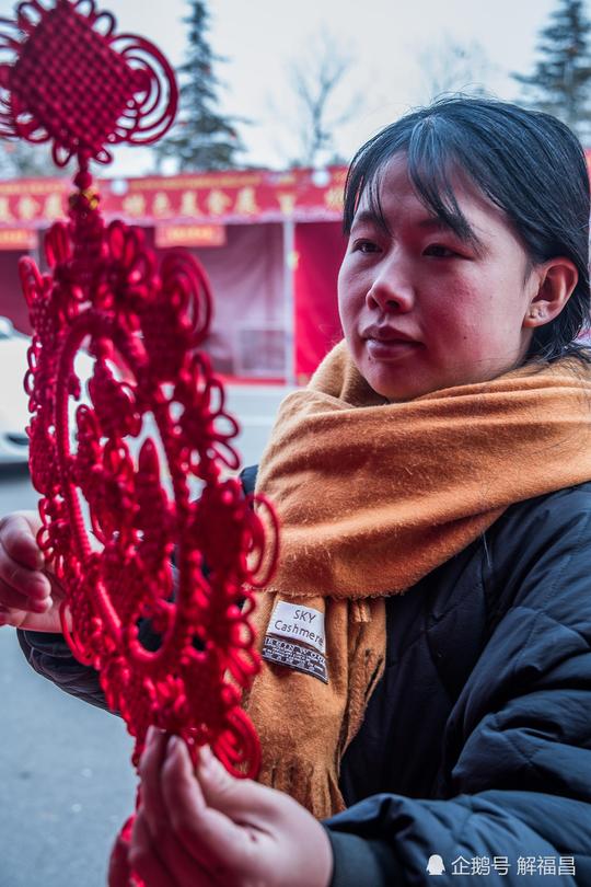 一对聋哑人创业，妻子编织的中国结远销意大利等国