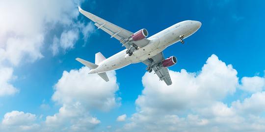 飞机在空中飞行_图片大全—全景创意图库（quanjing.com）中国领先的正版图片视频素材网站