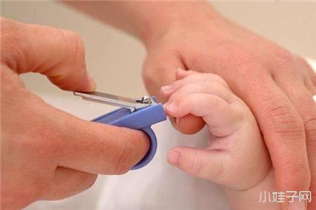给宝宝剪指甲的正确方法