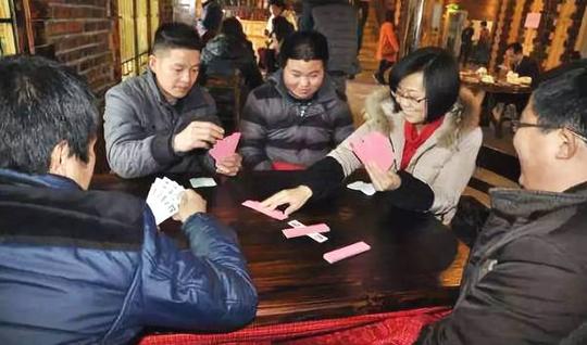 赌博问题败坏社会风气,滋生违法犯罪,桂林家人们千万不要沾上.