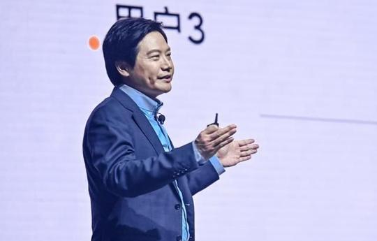 千万米粉始料未及，雷军开启十周年演讲，网友:鬼畜素材又有了!
