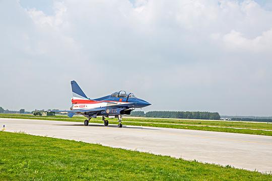 飞机航空表演_图片大全—全景创意图库（quanjing.com）中国领先的正版图片视频素材网站