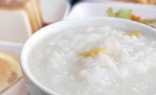 四个月的宝宝如何添加辅食