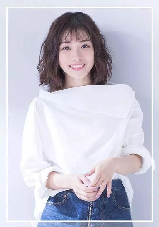 不要过短或过长又是一款今年的网红发型仙女烫其实就类似于我们日常