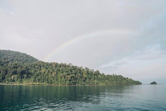 推开窗就是大海和彩虹