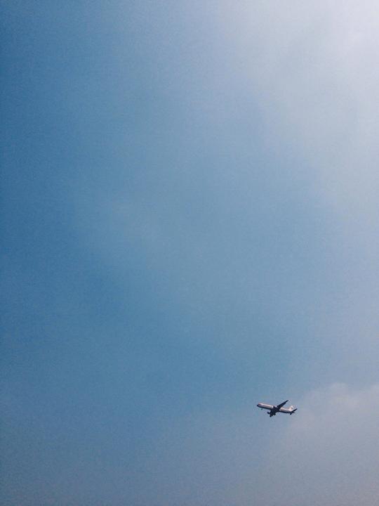 飞机飞过天空-天空之城