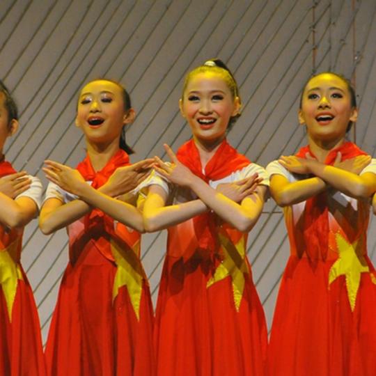 歌唱祖国国庆儿童演出服红歌合唱比赛道具小学生服装朗诵