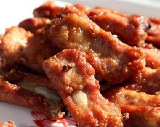 教你制作美味炸排骨,外酥里嫩,不软不硬,好吃到停不下来!