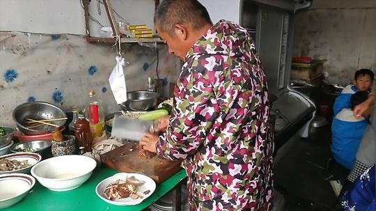 都说如今在农村做小生意很赚钱,为啥很多人都赔了