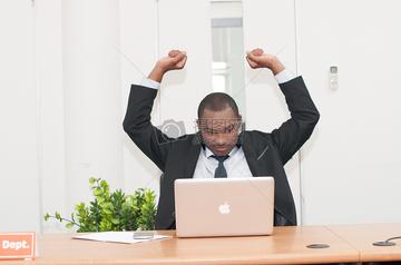 黑人办公室手势兴奋图片