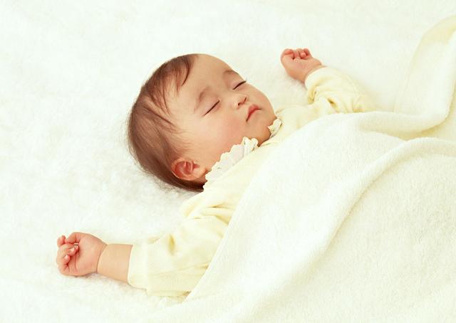 为什么孩子总是踢被子不热