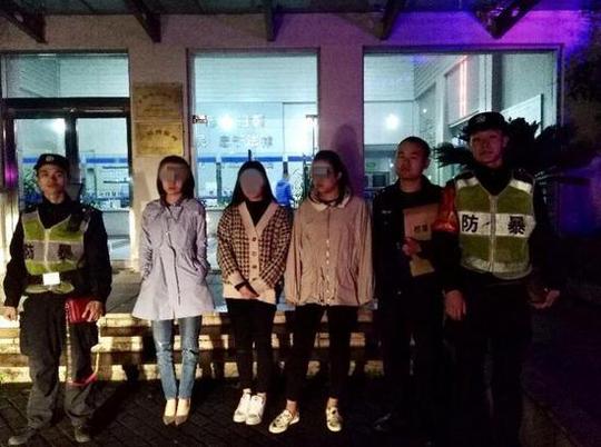 杭州清晨三女郎酒后动粗酒吧男服务员毫无还手之力