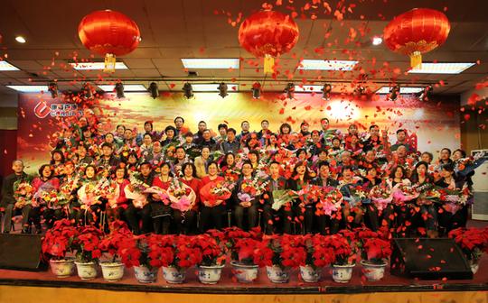携手康姿百德,放飞财富梦想康姿百德2013年首届招商会在秦皇岛隆