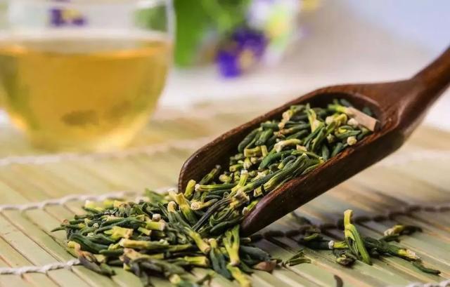 宝宝吃水果蔬菜为什么大便还干