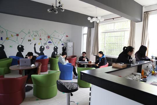 学生创业创客空间咖啡吧