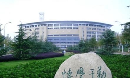 武汉:大一文科生写出万字数学论文