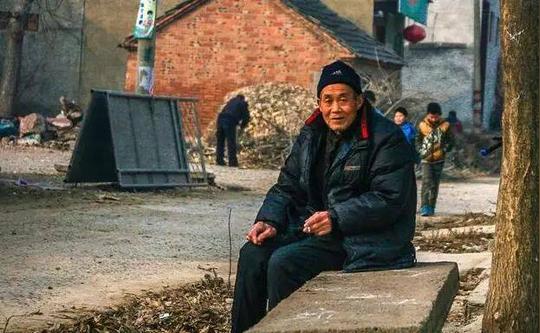 农村缺乏赚钱门路,大量年轻人外出打工