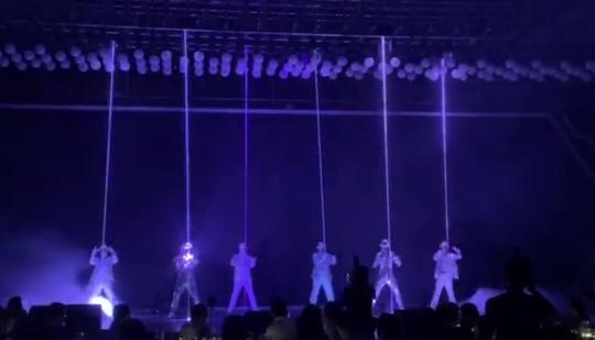 2019深圳上海企业年会创意开场表演时尚动感科技感激光镜片舞震撼开场激光秀