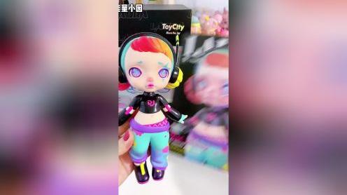 妥妥的电音少女我的第一只星星眼laura!潮流感十足的音乐dj