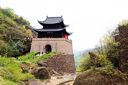 剑门关城楼