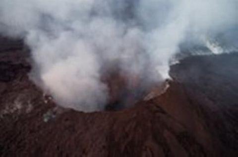 夏威夷火山熔岩冷却，形成新岛屿，科学家却说:这是一个海底古墓