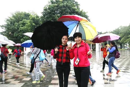 今早,500多名柳州市民共同参加了中信保诚人寿柳州中心支公司举办的