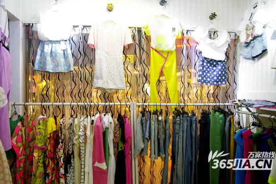 86年辣妈看似90后保养有妙招步行街尚街开店自主创业