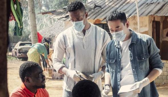 埃博拉前线里的何守成的原型是谁