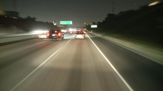 高速公路夜间行车_1920x1080_高清视频素材下载(编号