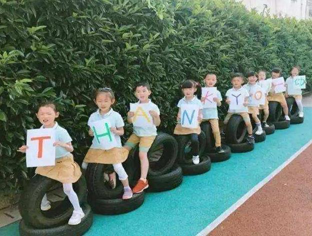 女儿幼儿园毕业家长发朋友圈