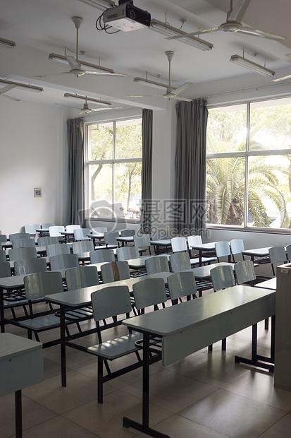 学校教学楼草坪操场教室空景图片素材_免费下