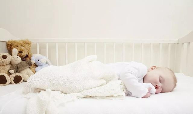 婴儿睡觉要穿袜子吗