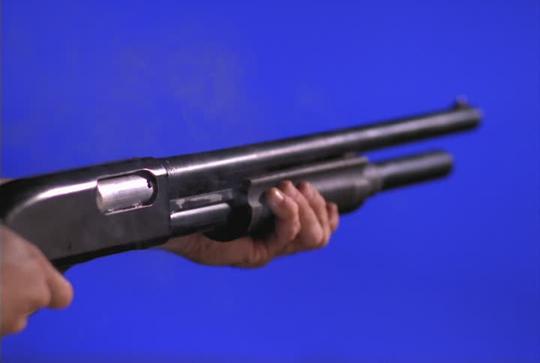霰弹枪开枪射击弹出弹壳透明抠像特效视频素材