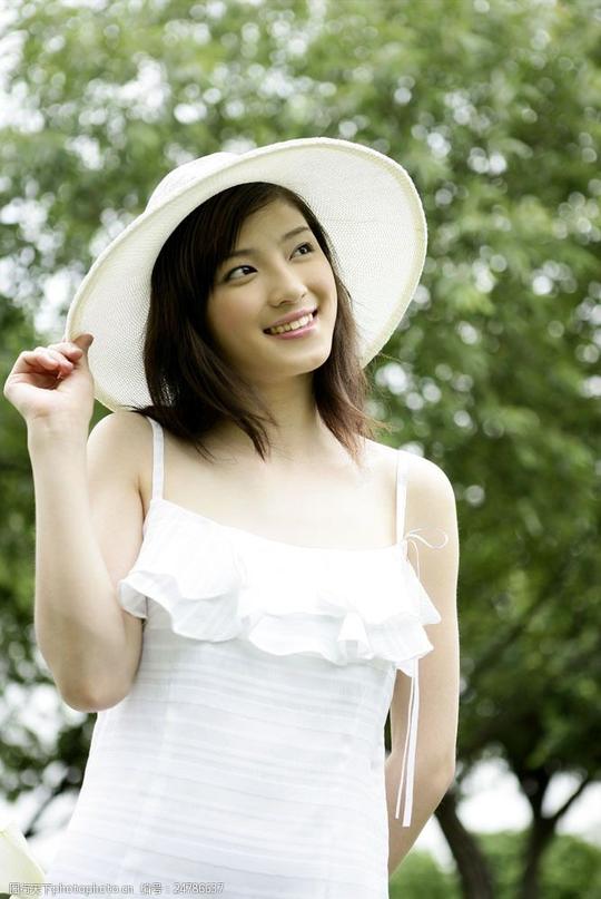 戴帽子的美女素材