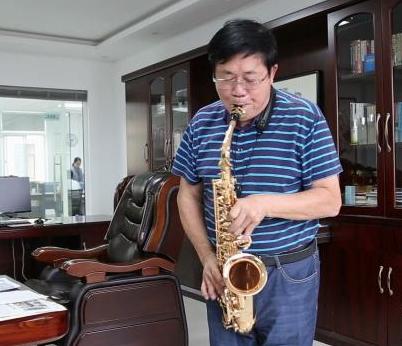 打造草根交响乐团湖州75岁的“文艺老年”想上星光大道