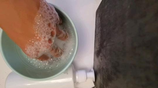 没有翻车，只是给它洗个泡泡浴