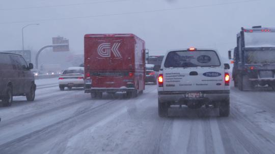 4k雪天公路车流系列_3840x2160_高清视频素材下载(:)